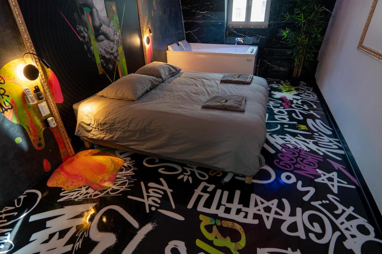 Capsule Art Deco - Jacuzzi - Netflix - Home Cinema - Arcade De Jeux & Nintendo Switch - 2 Chambres - Filet Suspendu Valenciennes Kültér fotó