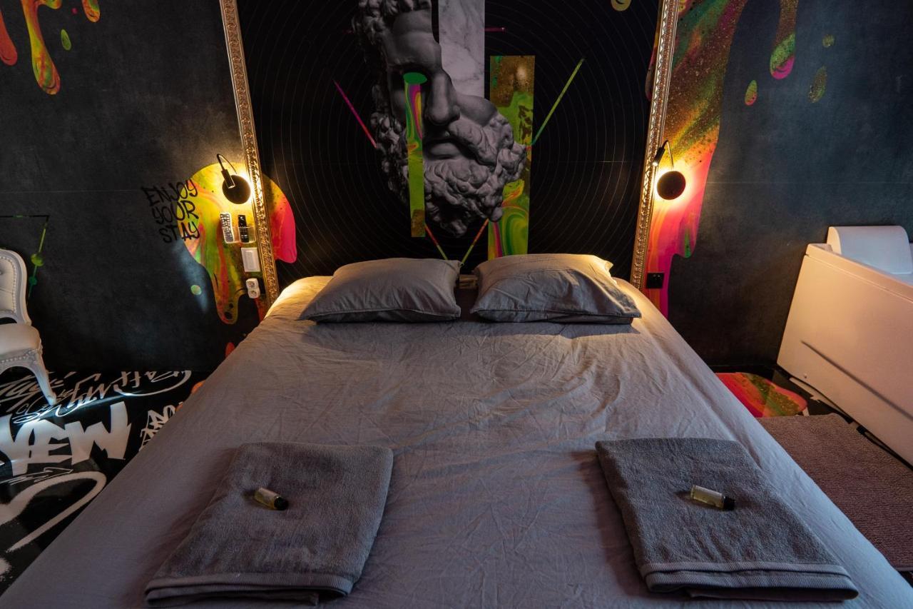 Capsule Art Deco - Jacuzzi - Netflix - Home Cinema - Arcade De Jeux & Nintendo Switch - 2 Chambres - Filet Suspendu Valenciennes Kültér fotó