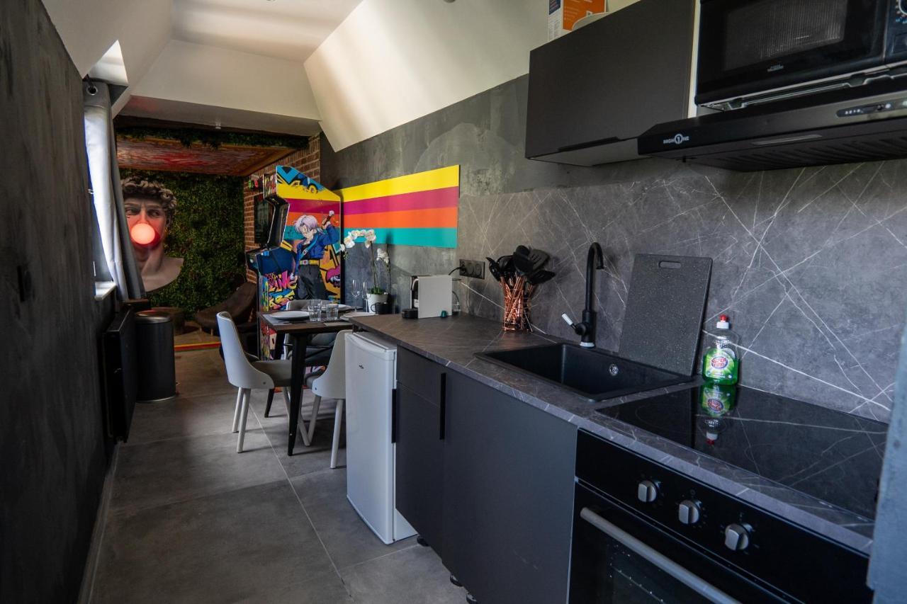 Capsule Art Deco - Jacuzzi - Netflix - Home Cinema - Arcade De Jeux & Nintendo Switch - 2 Chambres - Filet Suspendu Valenciennes Kültér fotó