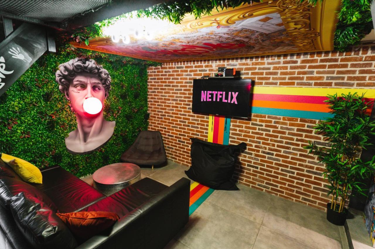 Capsule Art Deco - Jacuzzi - Netflix - Home Cinema - Arcade De Jeux & Nintendo Switch - 2 Chambres - Filet Suspendu Valenciennes Kültér fotó
